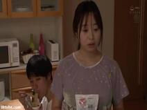 【不倫】  美尻と小悪魔的な笑顔で誘惑してくる人妻パーソナルトレーナーの篠田ゆうさん